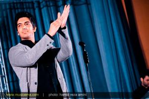 گزارش تصویری از کنسرت فرزاد فرزین در کرج گزارش تصویری از کنسرت فرزاد فرزین در کرج