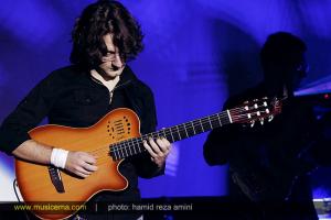 گزارش تصویری از کنسرت فرزاد فرزین در کرج گزارش تصویری از کنسرت فرزاد فرزین در کرج