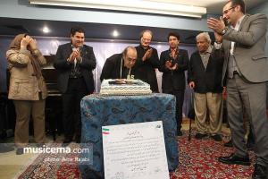 مراسم تولد استاد حسین خواجه امیری در روزنامه ایران